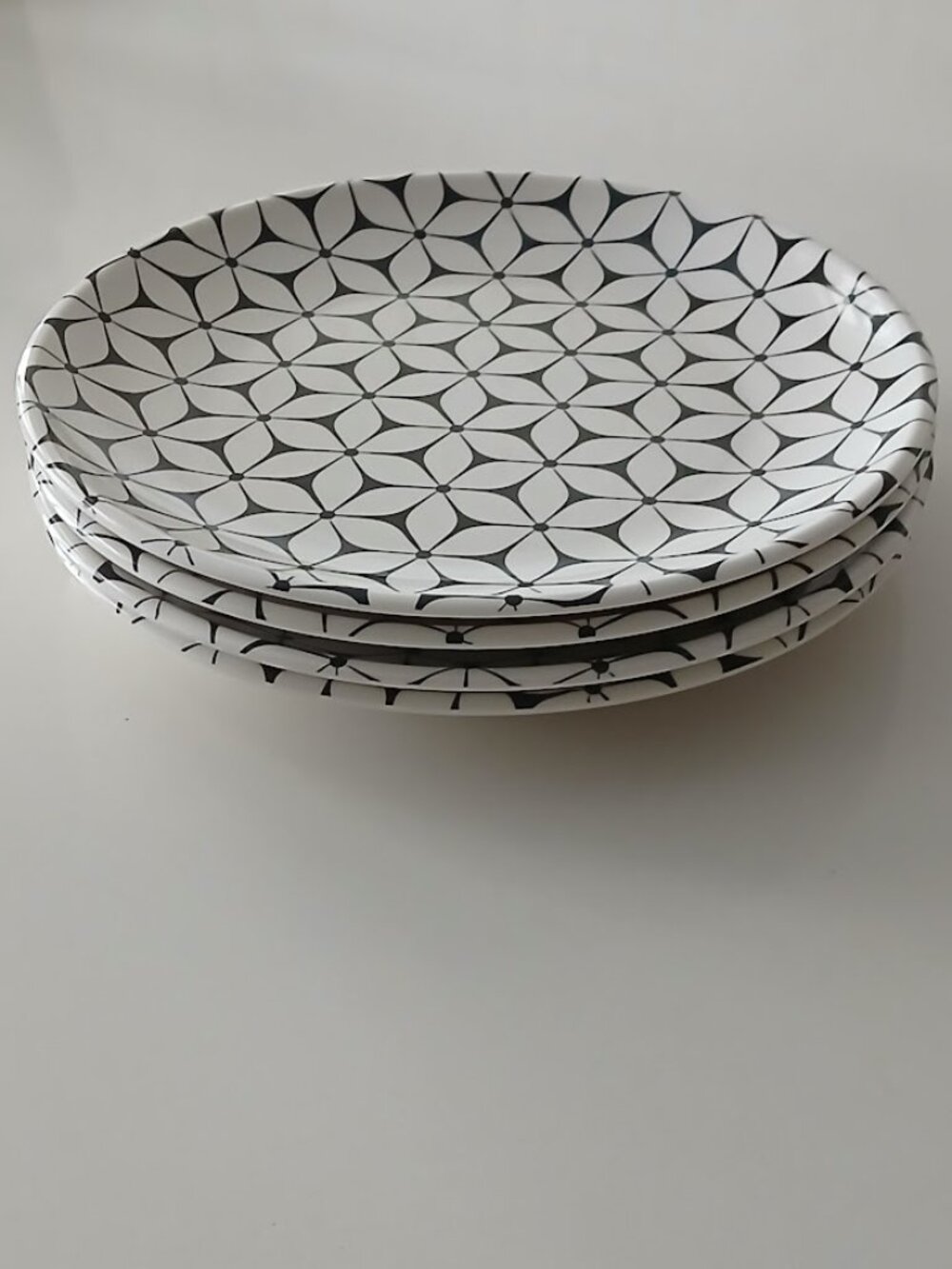 222 Fifth - Large Melamine Dinner Plates (4)